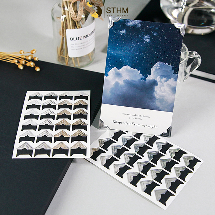 - Nẹp giấy cố định ảnh có keo hai mặt - Dùng cho trang trí sổ dán ảnh, scrapbook, photobook - 24 cái