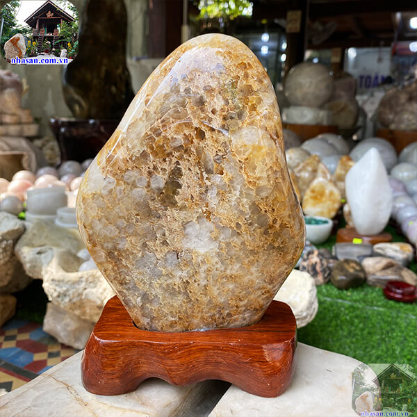 Trụ đá thạch anh bông vàng mang đến sự an khang và thịnh vượng- 2.2kg - TAV155