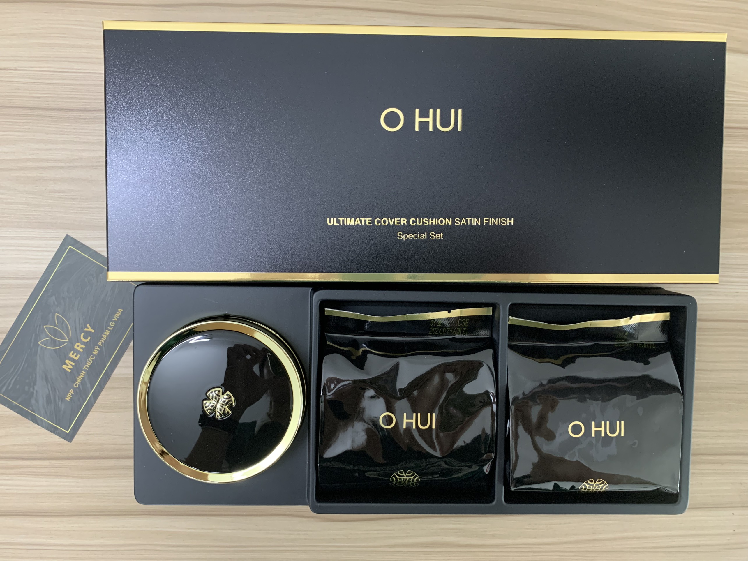 Bộ phấn nước che khuyết điểm mịn da O HUI Ultimate Cover Cushion Satin Finish set