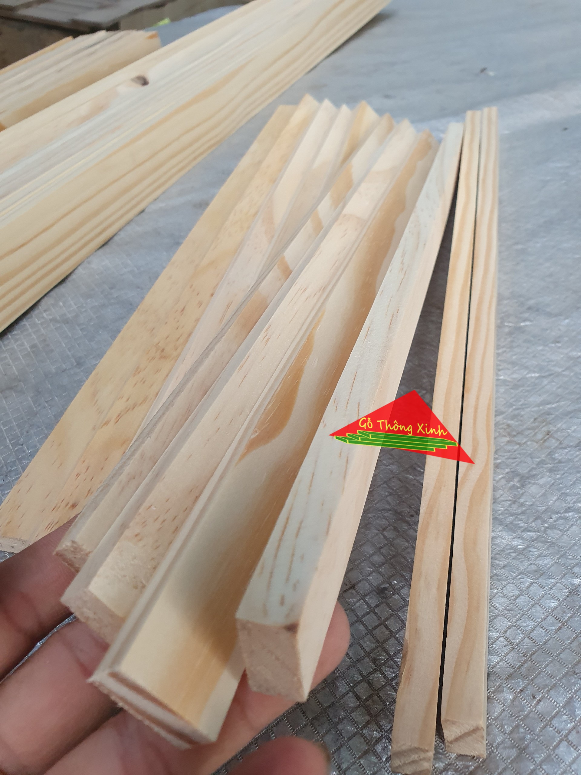 Thanh gỗ thông dày 1cm,rộng 2cm,dài 30cm dùng làm nẹp chỉ,làm viền,làm thùng gỗ decord, đóng chuồng thú cưng, DIY