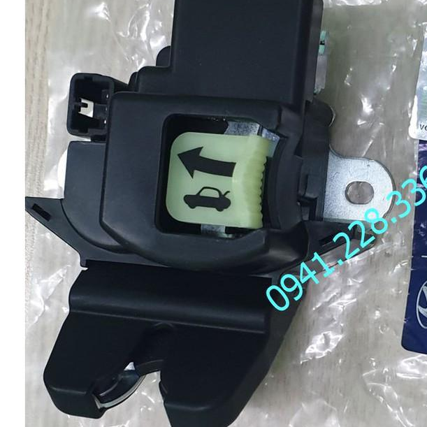 Ổ ngậm cốp sau dành cho Hyundai Accent 812301R030