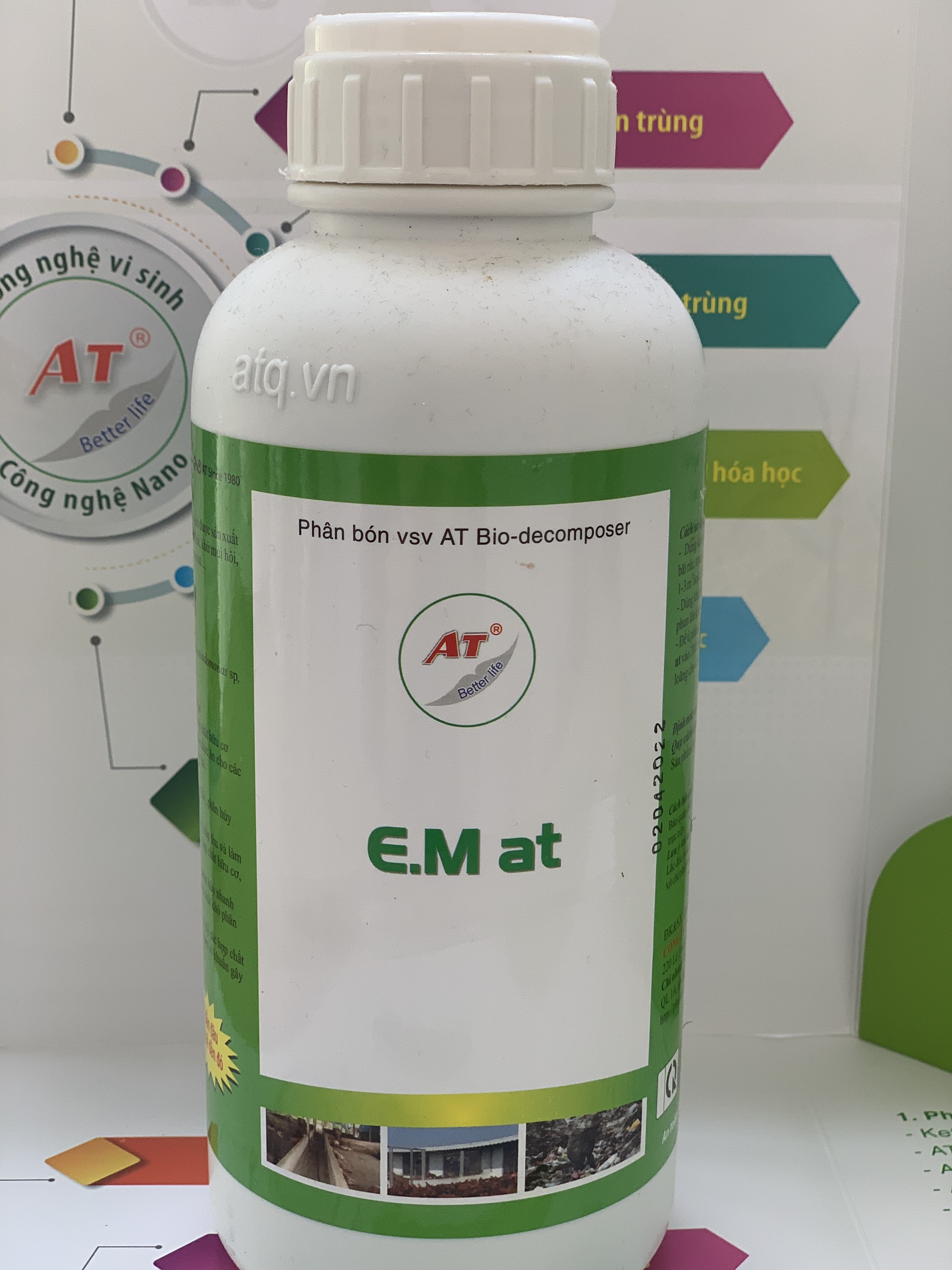 EM AT 1 Lít Giống Gốc Ủ Cá, Ủ Phân, Khử Mùi Hôi Trong Chăn Nuôi Chuồng Trại Làm Trong Nước Ao Hồ