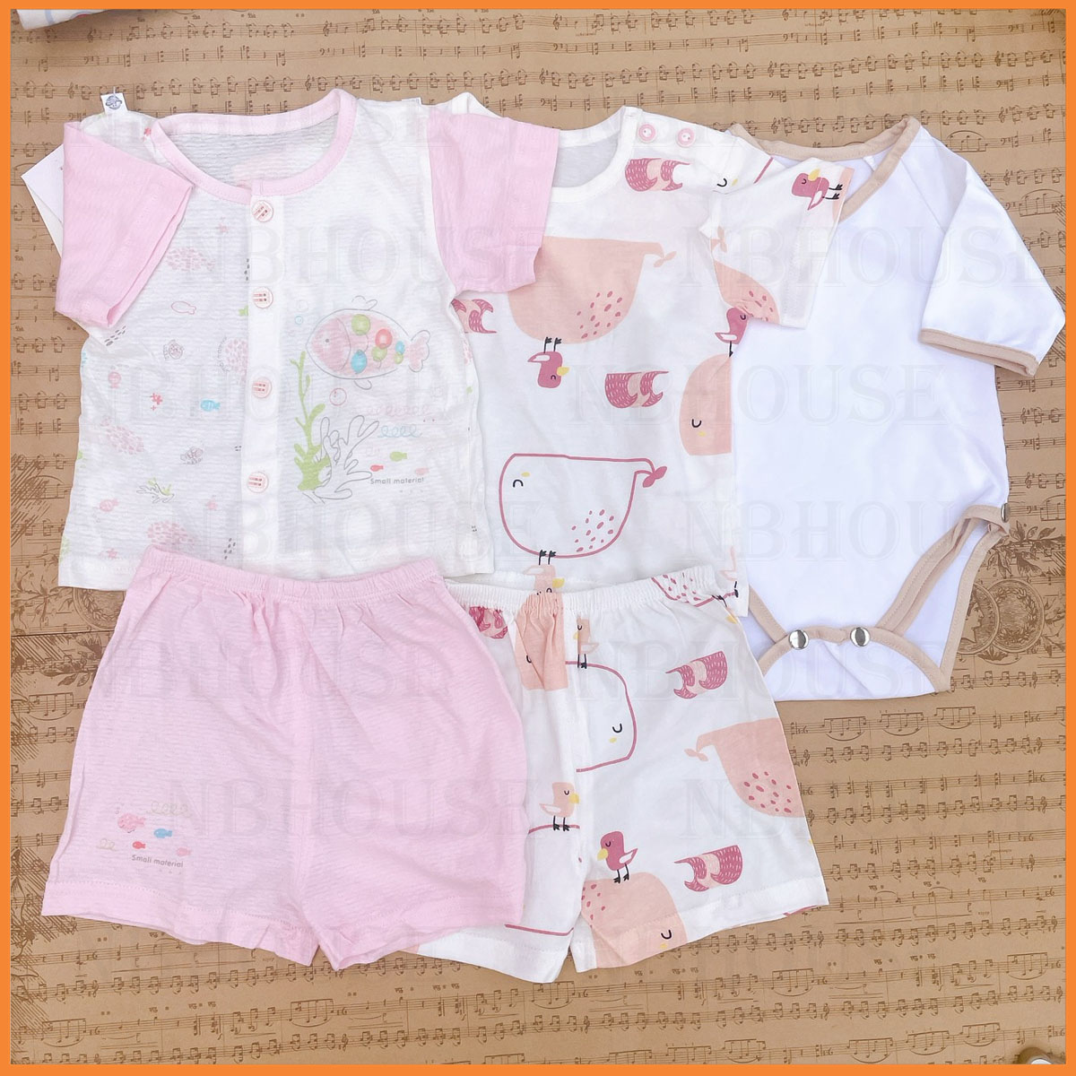 Hình ảnh Set 3 Bộ Đồ Sơ Sinh Cotton Khác Mẫu Cho Bé Trai Và Bé Gái (2 Bộ Rời, 1 Bộ Bodysuit)