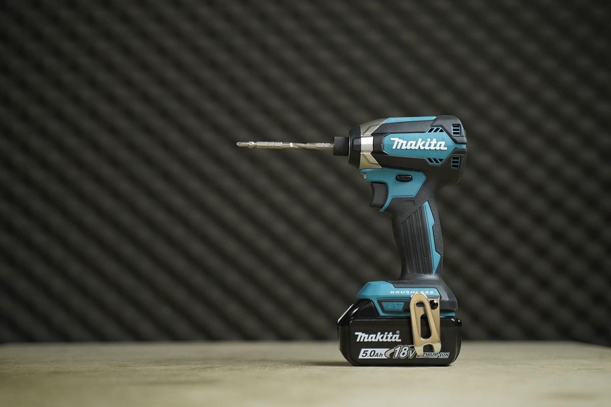 MÁY VẶN VÍT DÙNG PIN 170 N·M MAKITA DTD153RTE - HÀNG CHÍNH HÃNG