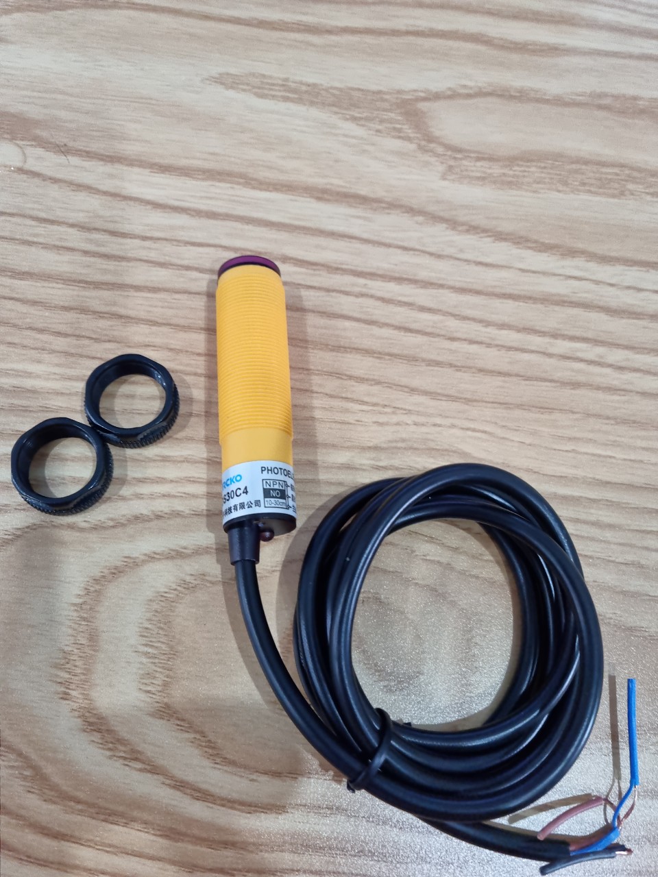 Cảm Biến quang E3F-DS30C4 NPN-NO 6-36VDC