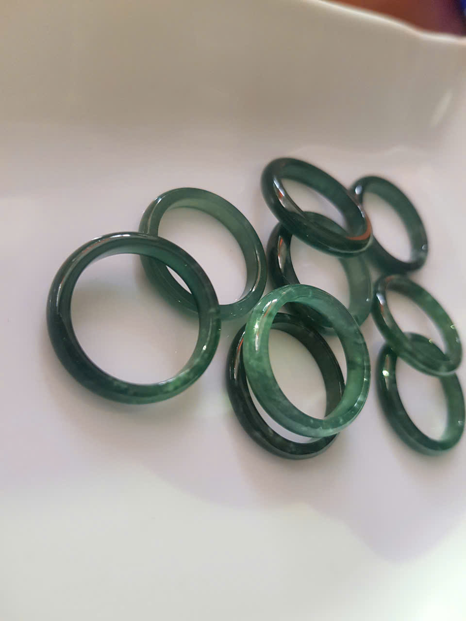 Chiếc Nhẫn nữ mới đá cẩm thạch xanh lam ngọc tự nhiên  Nhẫn bản nhỏ Ni 16mm x cao 3mm  x dầy 2mm màu xanh nhẹ nhàng đều xuất sắc đem lại may mắn tài lộc rẻ đẹp dành cho các Chị em nữ đeo tay ngón bất kỳ nhẫn 16mm ạ