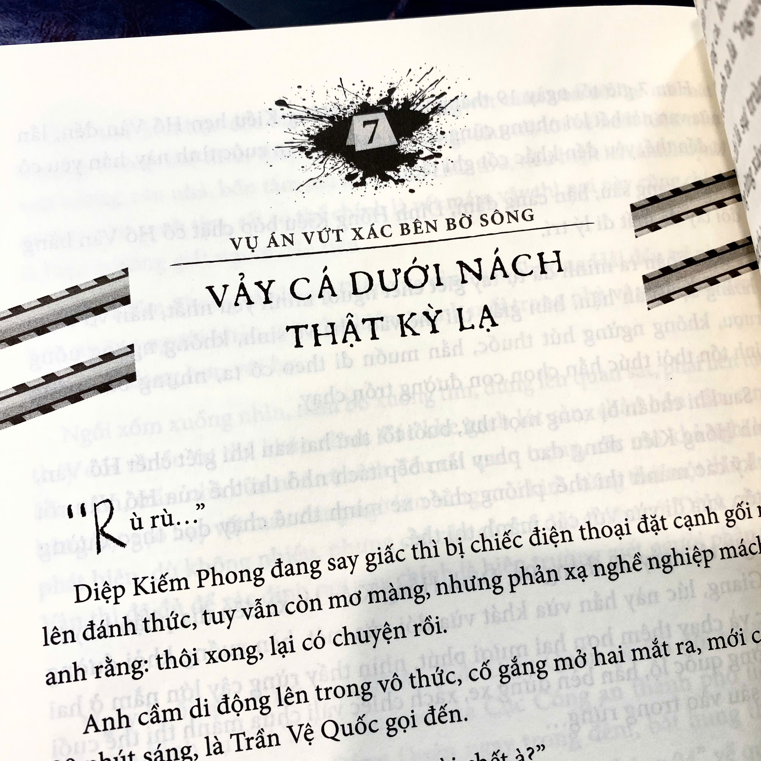 Sách Hồ Sơ Mật Pháp Y – Nhân Chứng Vắng Mặt Tại Hiện Trường