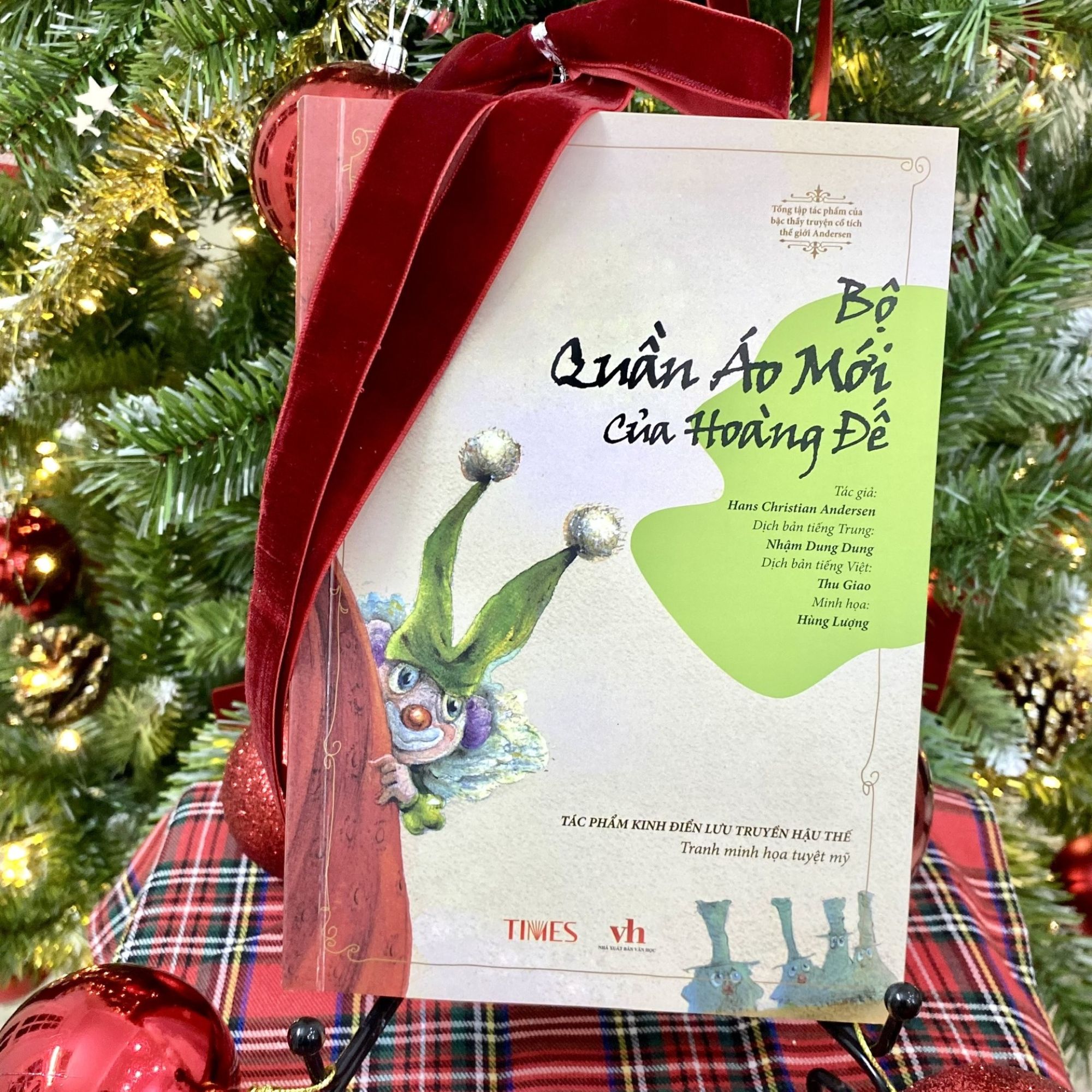 Tổng tập truyện cổ tích Andersen: Bộ quần áo mới của hoàng đế - TIMES - Andersen