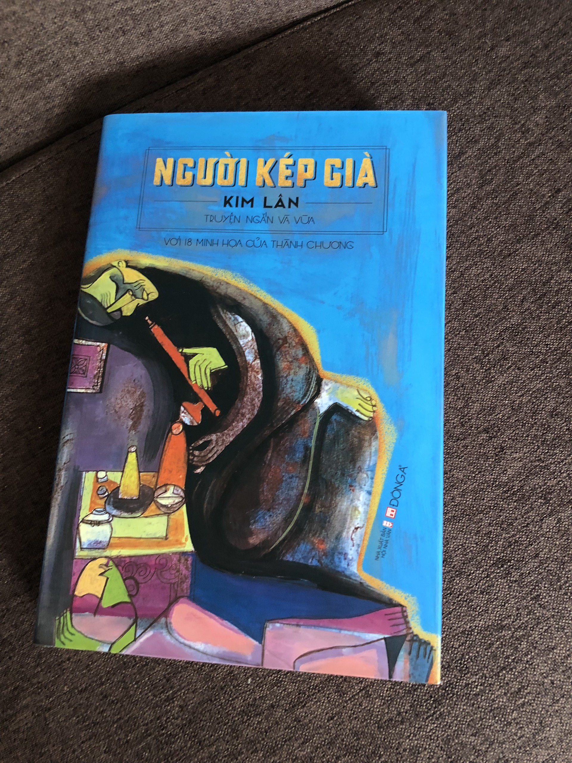 BÌA CỨNG - NGƯỜI KÉP GIÀ - TÁC PHẨM NỔI BẬT CỦA NHÀ VĂN KIM LÂN - 18 TRANH MINH HOẠ CỦA THÀNH CHƯƠNG