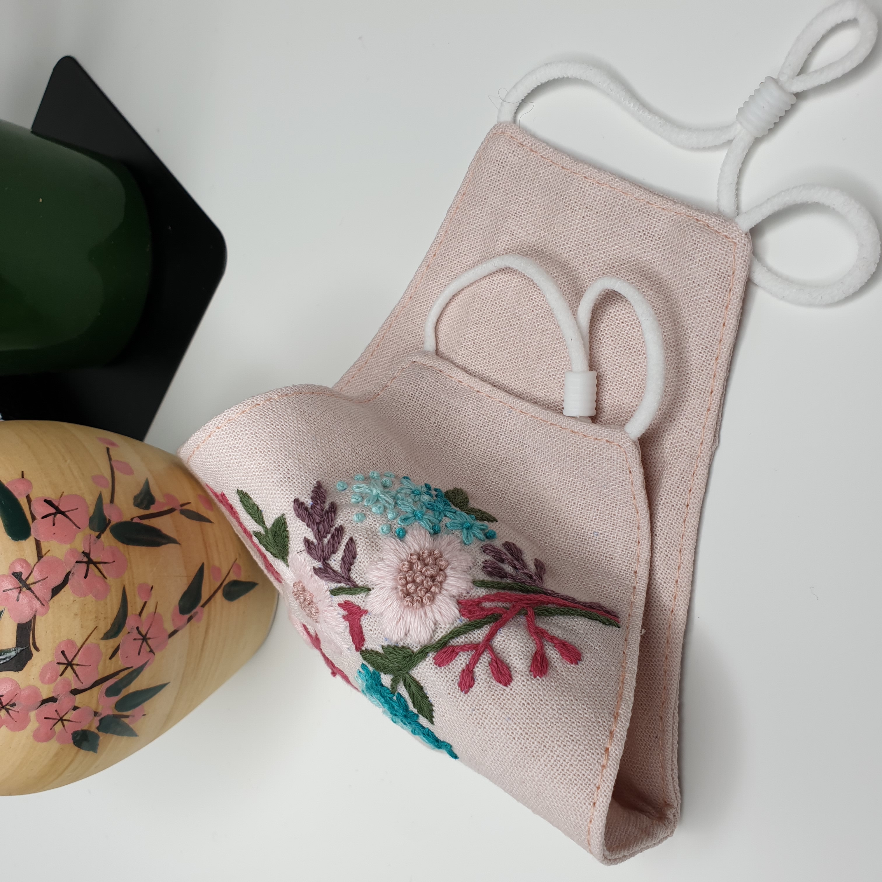 Khẩu trang thêu tay vải linen JL179