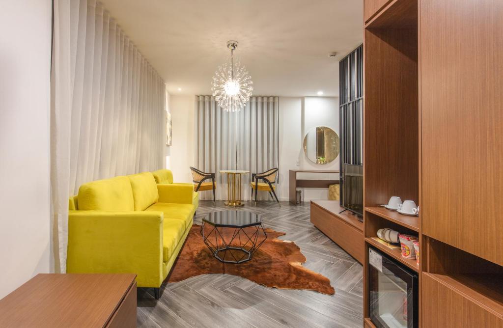Combo 4N3D KS Len's Hotel Đà Lạt 3 Sao: VMB khứ hồi Hà Nội - Đà Lạt + Phòng Tiêu Chuẩn + Ăn sáng