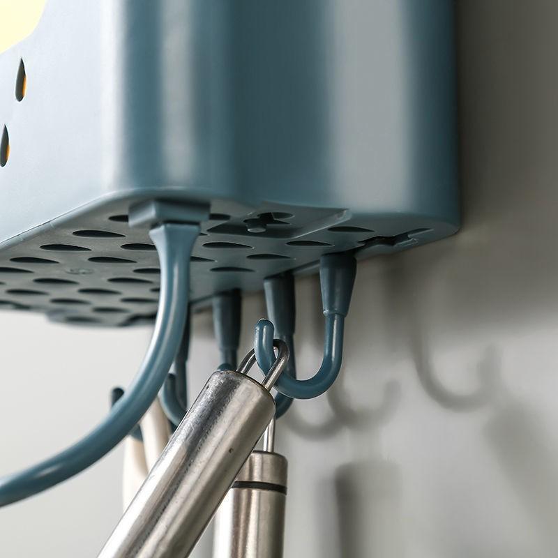 Ống đựng đũa thìa màu xanh treo tường nhà bếp tiện lợi 9381