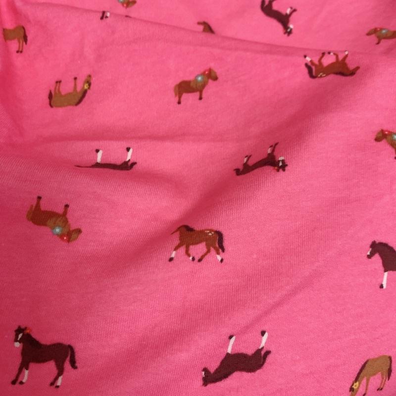 Vải thun cotton sơ sinh hình con ngựa nền hồng