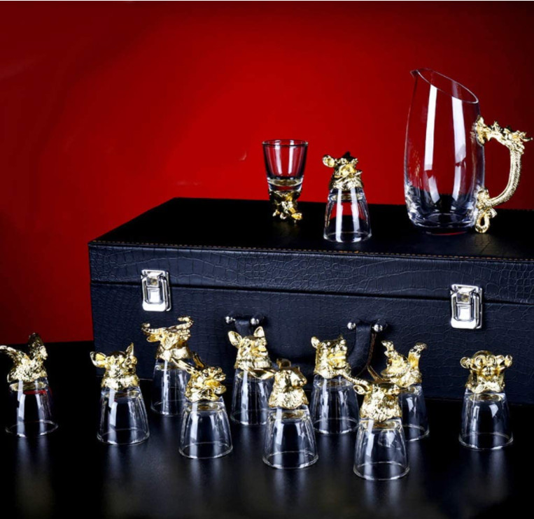 Set ly và bình thủy tinh hình rồng 12 cung hoàng đạo (Có hộp da làm quà tặng) - 12 Zodiac Wine Glasses Set