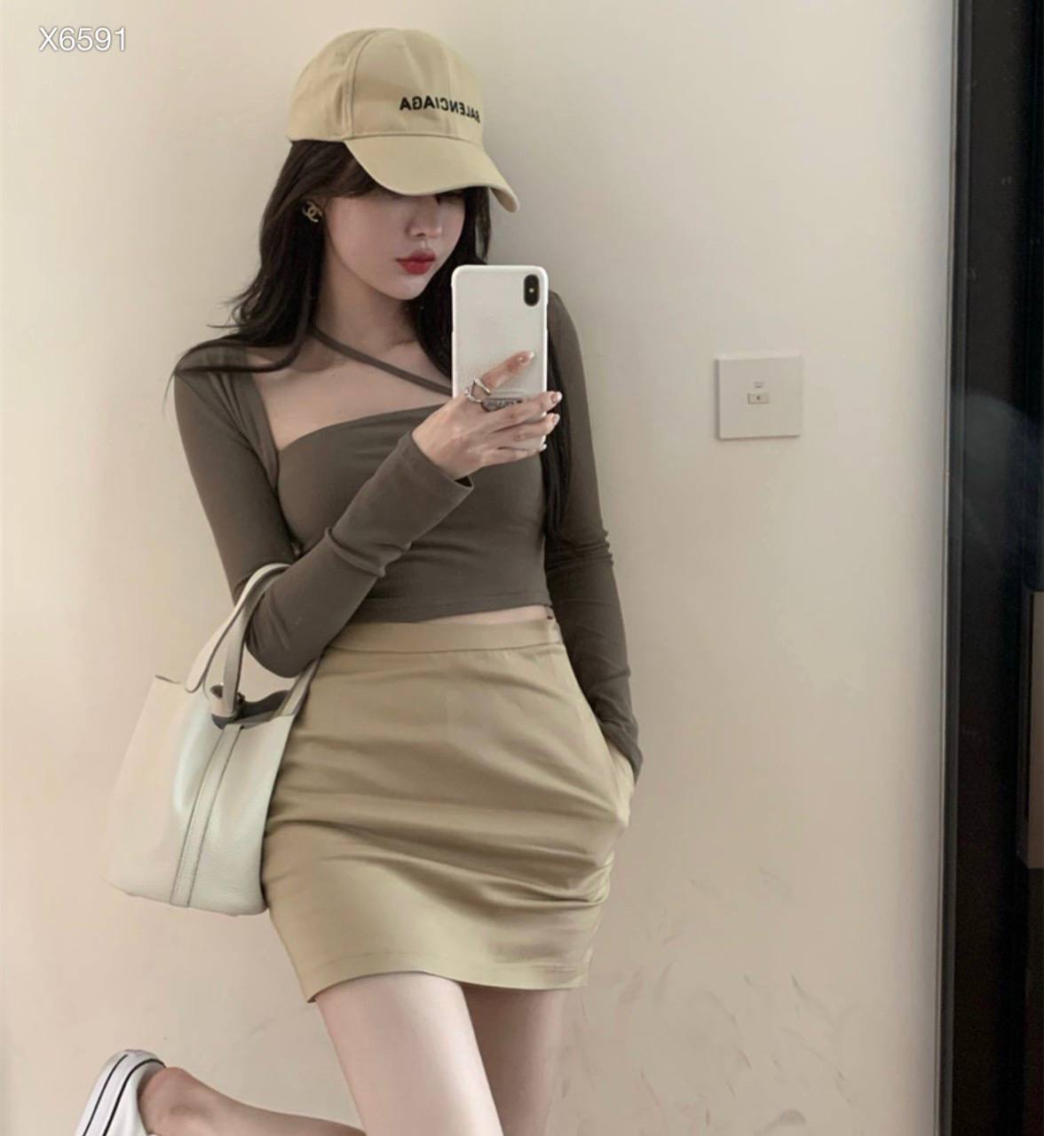 SET ÁO CROPTOP TAY DÀI + CHÂN VÁY NGẮN