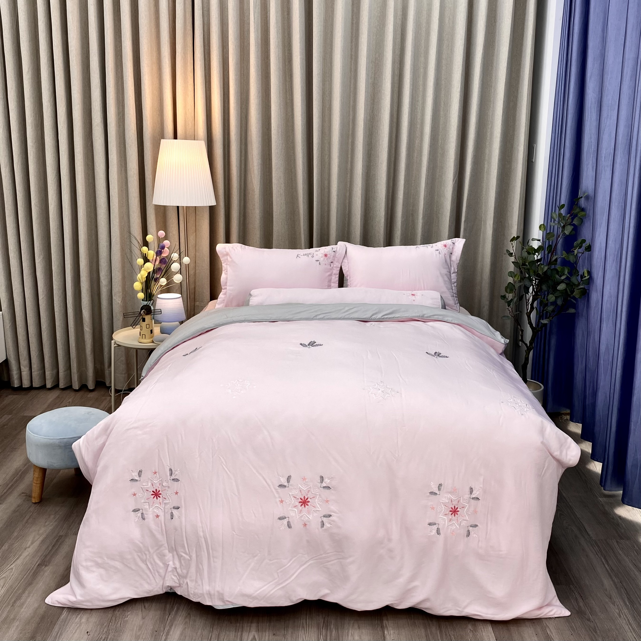 Chăn bốn mùa Hàn Quốc K-Bedding by Everon MicroTencel Hồng phối Xám KMTS101 200*220cm