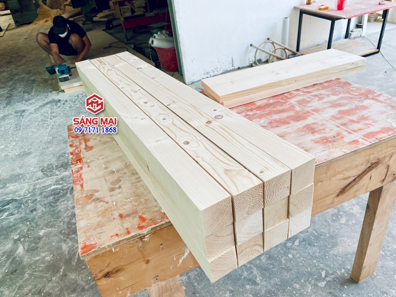 Thanh gỗ thông vuông 6cm x 6cm x dài 120cm + láng mịn 4 mặt