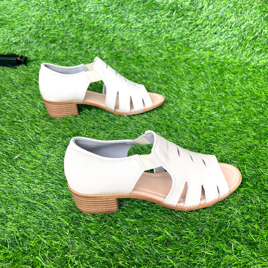 Giày sandal nữ gót vuông 4cm da bò hở mũi Trường Hải 2 màu đen, trắng SD145