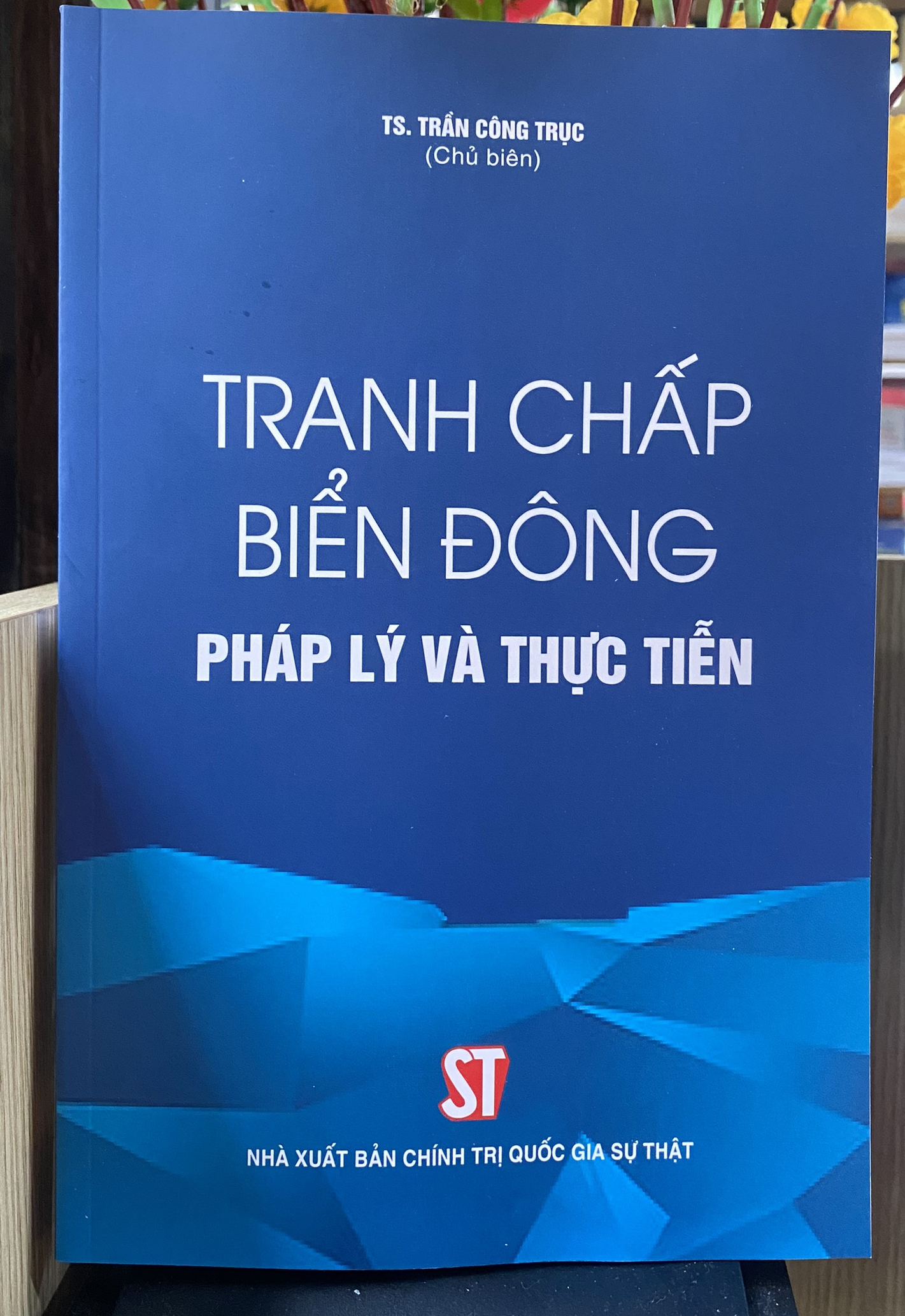 Tranh chấp biển đông pháp luật và thực tiễn