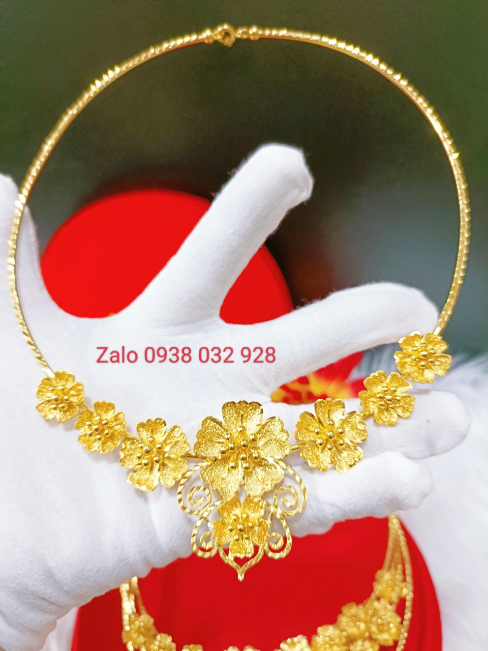 Kiềng cưới chạm hoa mạ 24.k cực đẹp kèm hộp nhung E05