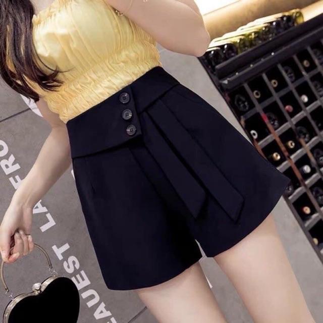 Quần shorts cạp lệch cách điệu