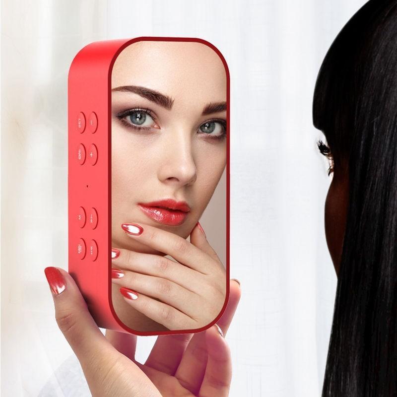 Loa Bluetooth bt501 tích hợp đồng hồ báo thức với đèn LED