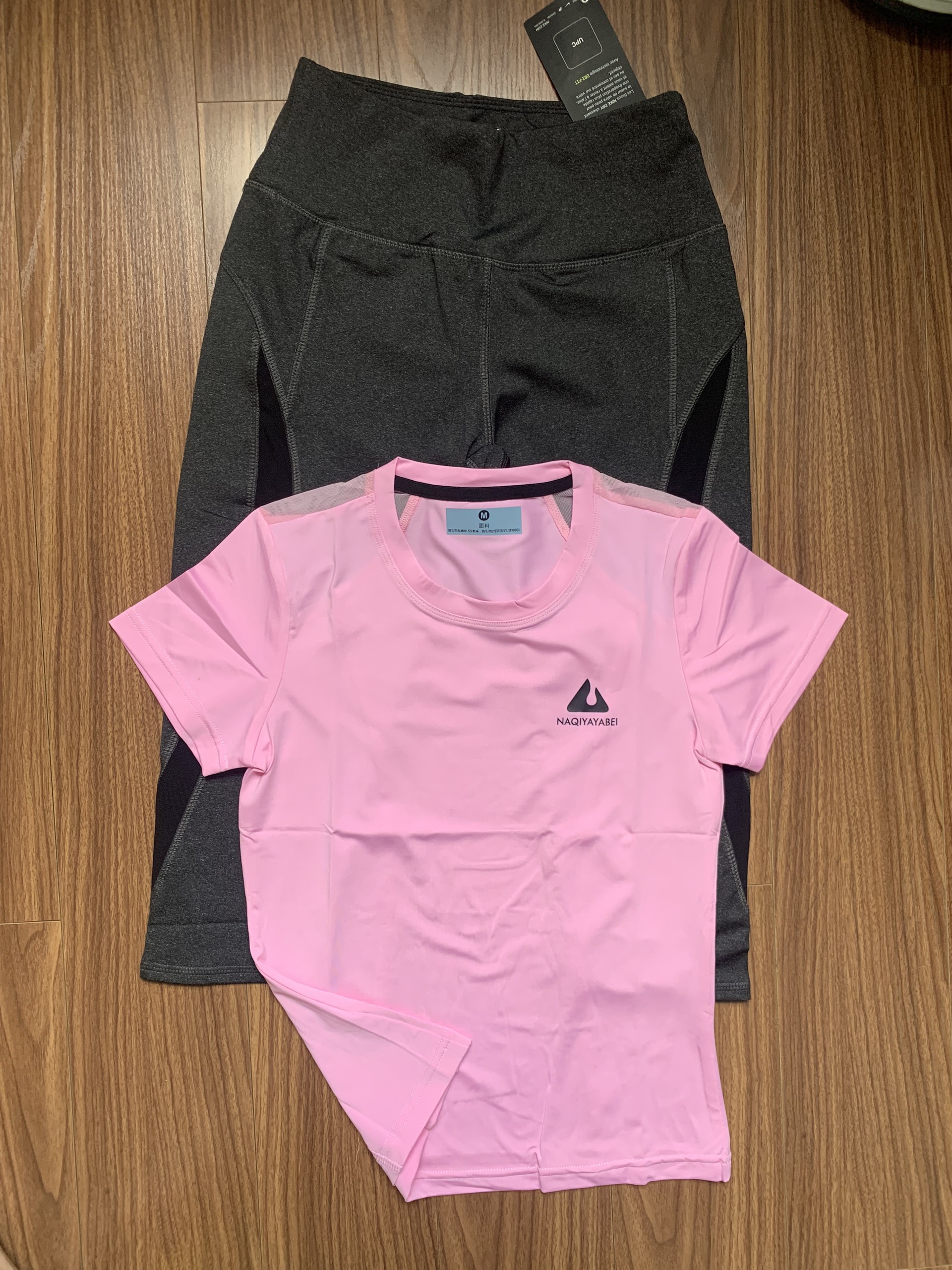 SET ĐỒ NỮ GỒM QUẦN LEGGING LỬNG VÀ ÁO THUN NỮ NGẮN TAY ĐA NĂNG