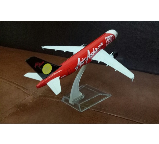 Mô hình máy bay A320 Air Asia 16cm