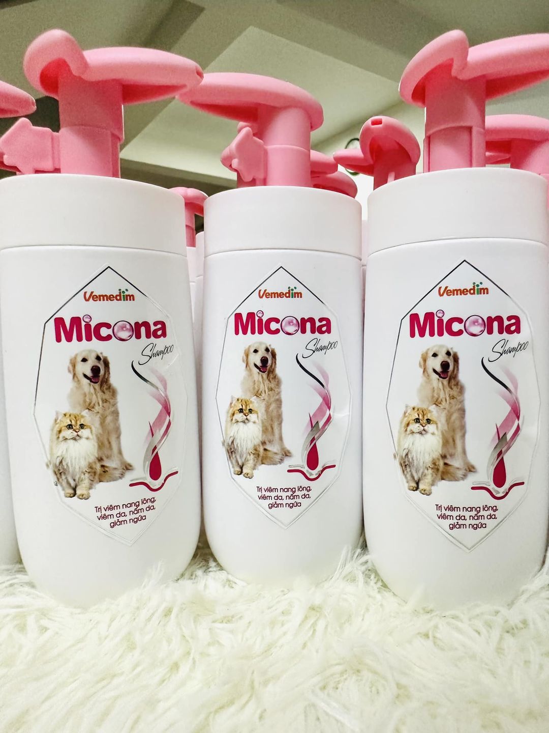 Sữa tắm cho chó mèo trị nấm da, viêm da Micona Vemedim 200ml