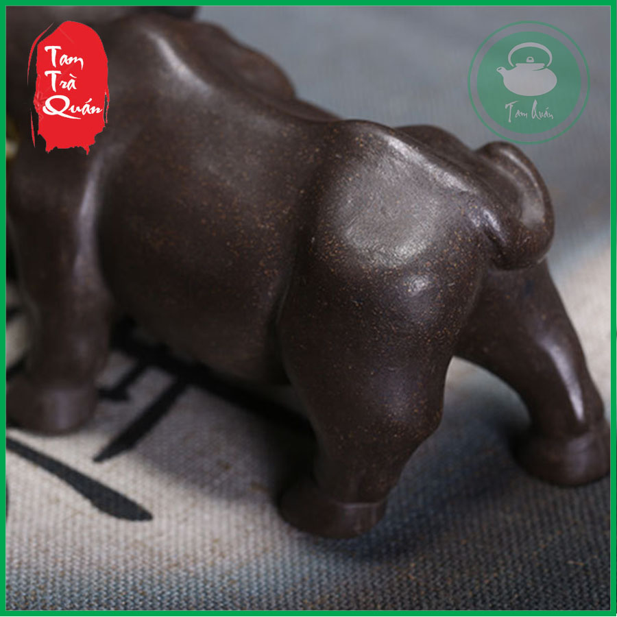 Chú trâu đất - Thú cưng trang trí bàn trà