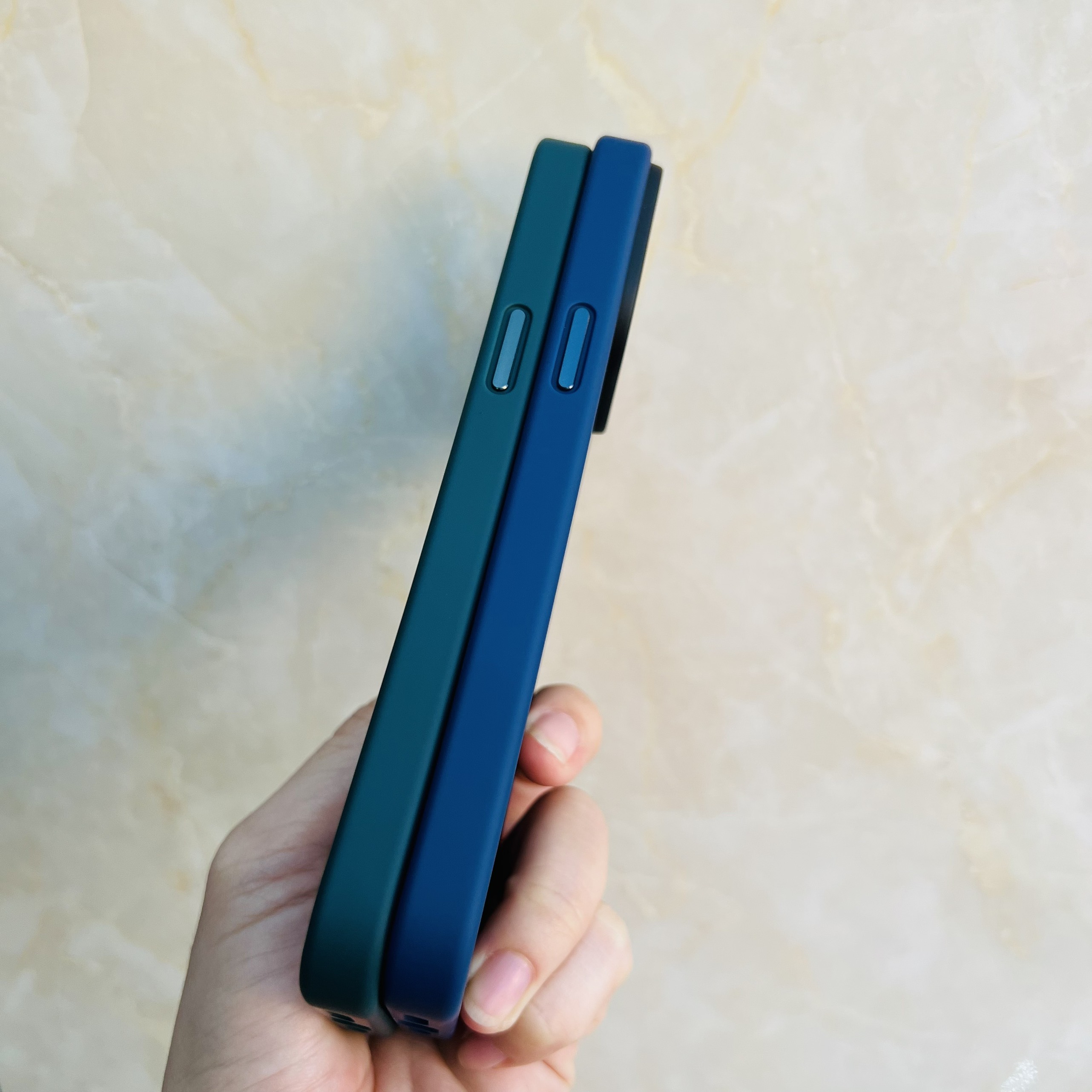 Ốp lưng Likgus lưng nhám chống sốc tốt dành cho iPhone 14 Pro Max - hàng chính hãng