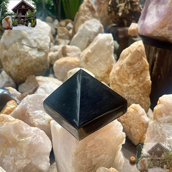 Kim tự tháp obsidian NHA SAN T641 Trải nghiệm cảm giác thăng hoa - 1kg (7.5 x 9.8 cm)