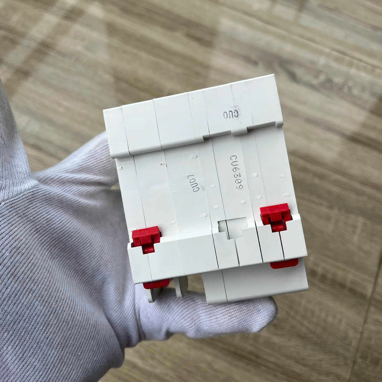 Aptomat Chống Giật 63A – Cầu Dao Chống Sét Lan Truyền Cao Cấp – Bảo Vệ An Toàn Điện Gia Đình