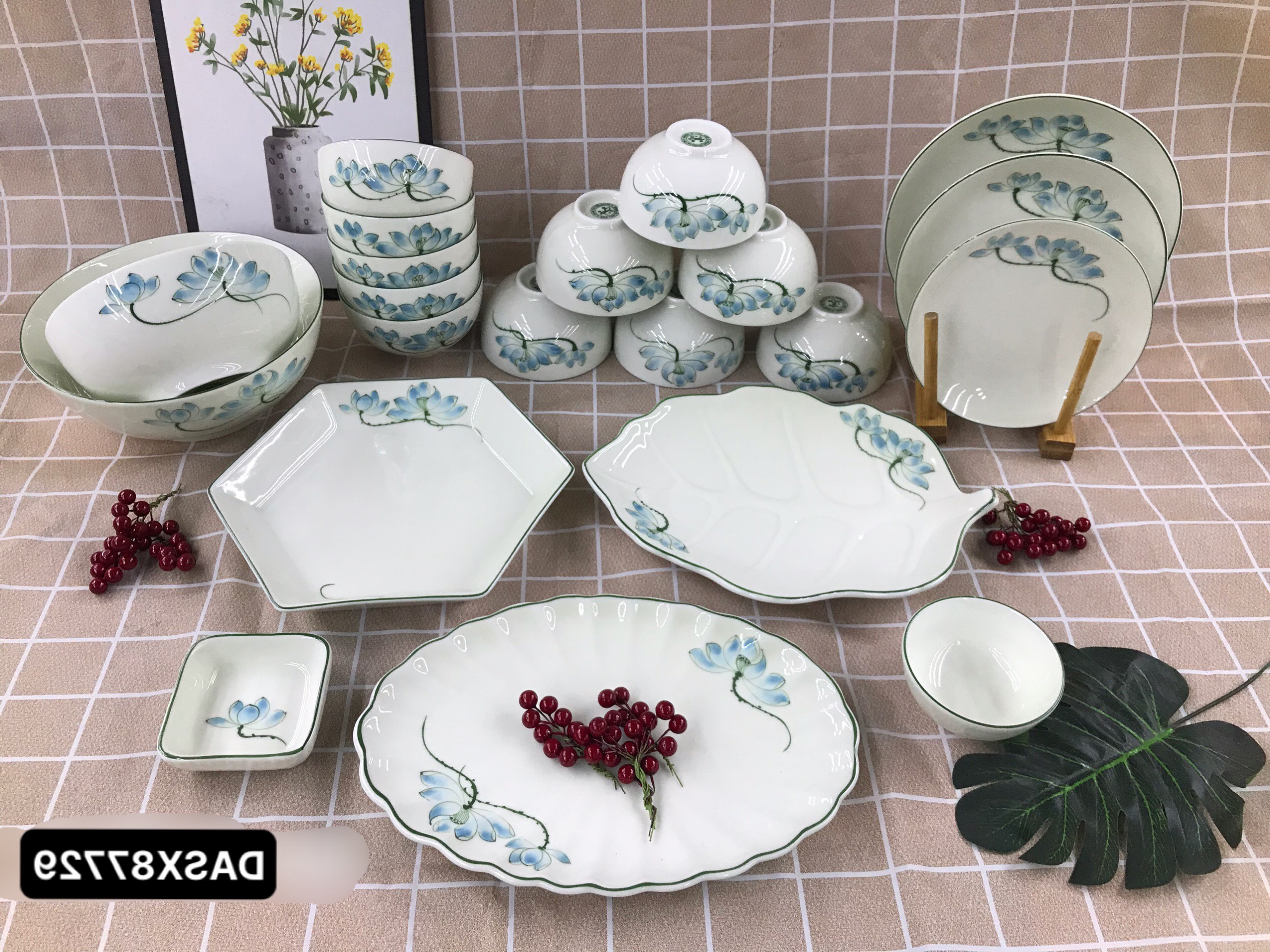 BỘ BÁT ĐĨA VẼ SEN MEN KEM BÁT TRÀNG