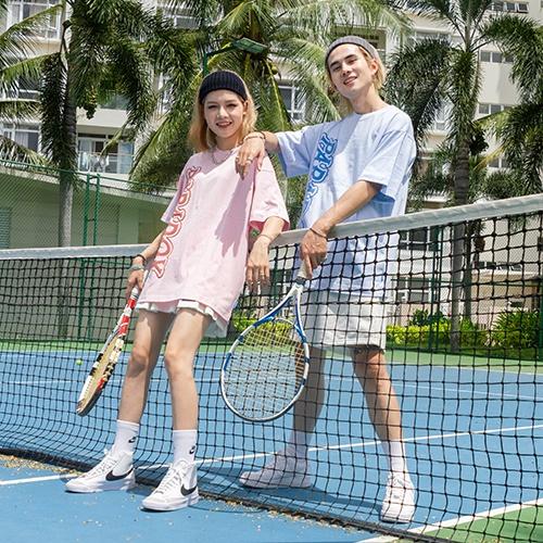 Áo thun form rộng Paradox tay lỡ - Unisex - In hình - VERTICAL EMBOSSING - Màu hồng phấn