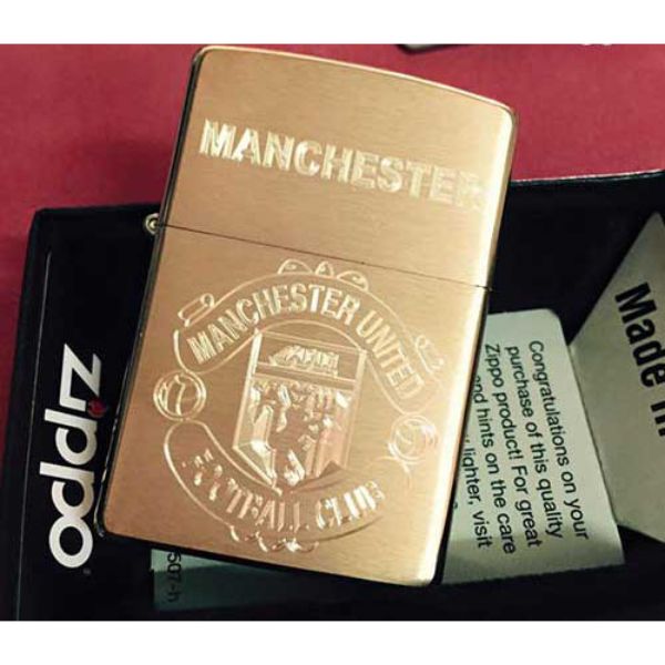 Bật Lửa ZIPPO KHẮC LOGO MANCHESTER UNITED 07 – ZIPPO 204B.MU07