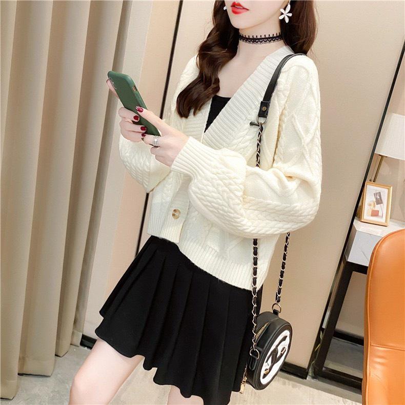 Hình ảnh Áo cardigan len, Áo khoác len nữ chất liệu len dệt kim mềm mịn, Dáng croptop hách dáng, trẻ trung, Cổ V dễ phối đồ phong cách thanh lịch