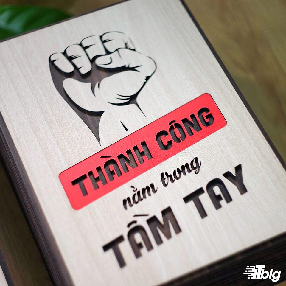 Tranh gỗ động lực - Thành công nằm trong tầm tay 20x27cm