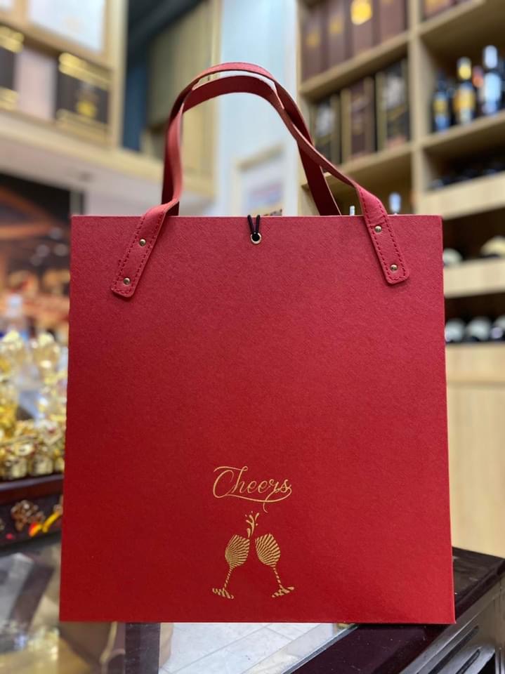 Hộp da đôi đựng 2 chai rượu vang kèm 2 ly uống vang