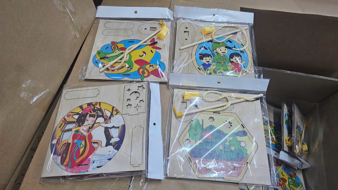 Lồng Đèn Trung Thu Gỗ Tự Tô Màu, Đèn Lồng Gỗ Thủ Công Handmade Nhiều Mẫu Dễ Thương Kèm Đèn Led - HÀNG CHÍNH HÃNG MINIIN