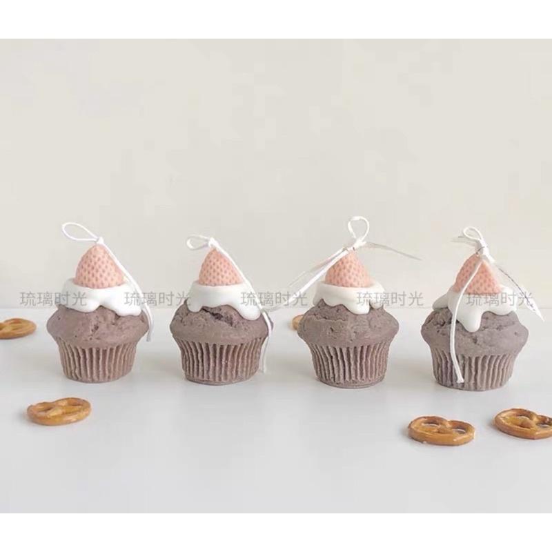 Nến Thơm Decor Bánh Muffin Dâu Tây Handmade Tinh Dầu Thiên Nhiên, Phụ Kiện Chụp Ảnh - Dory Lab