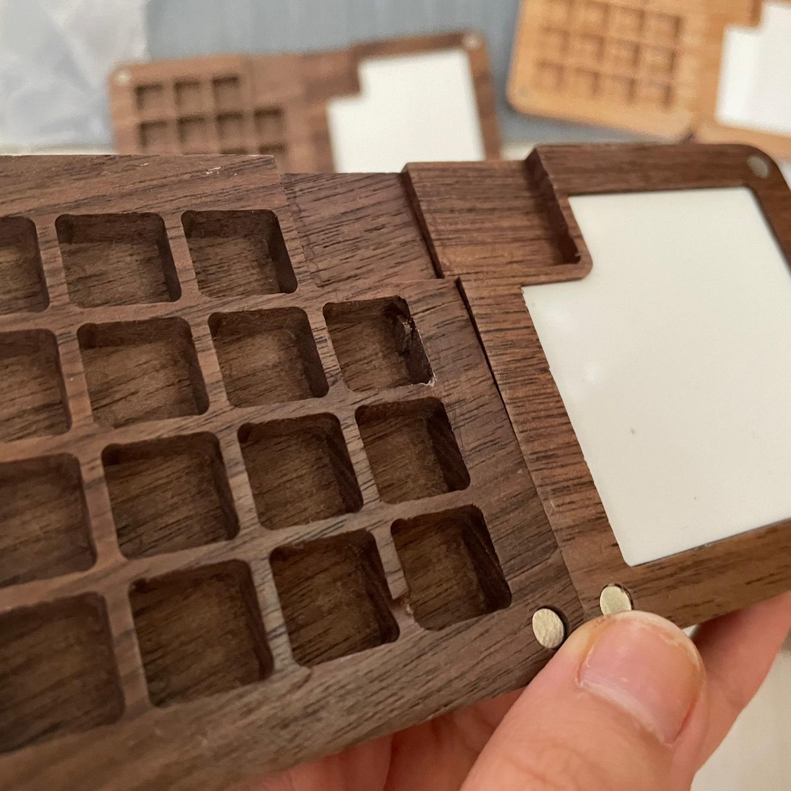 Empty paint  Walnut 15 Grids