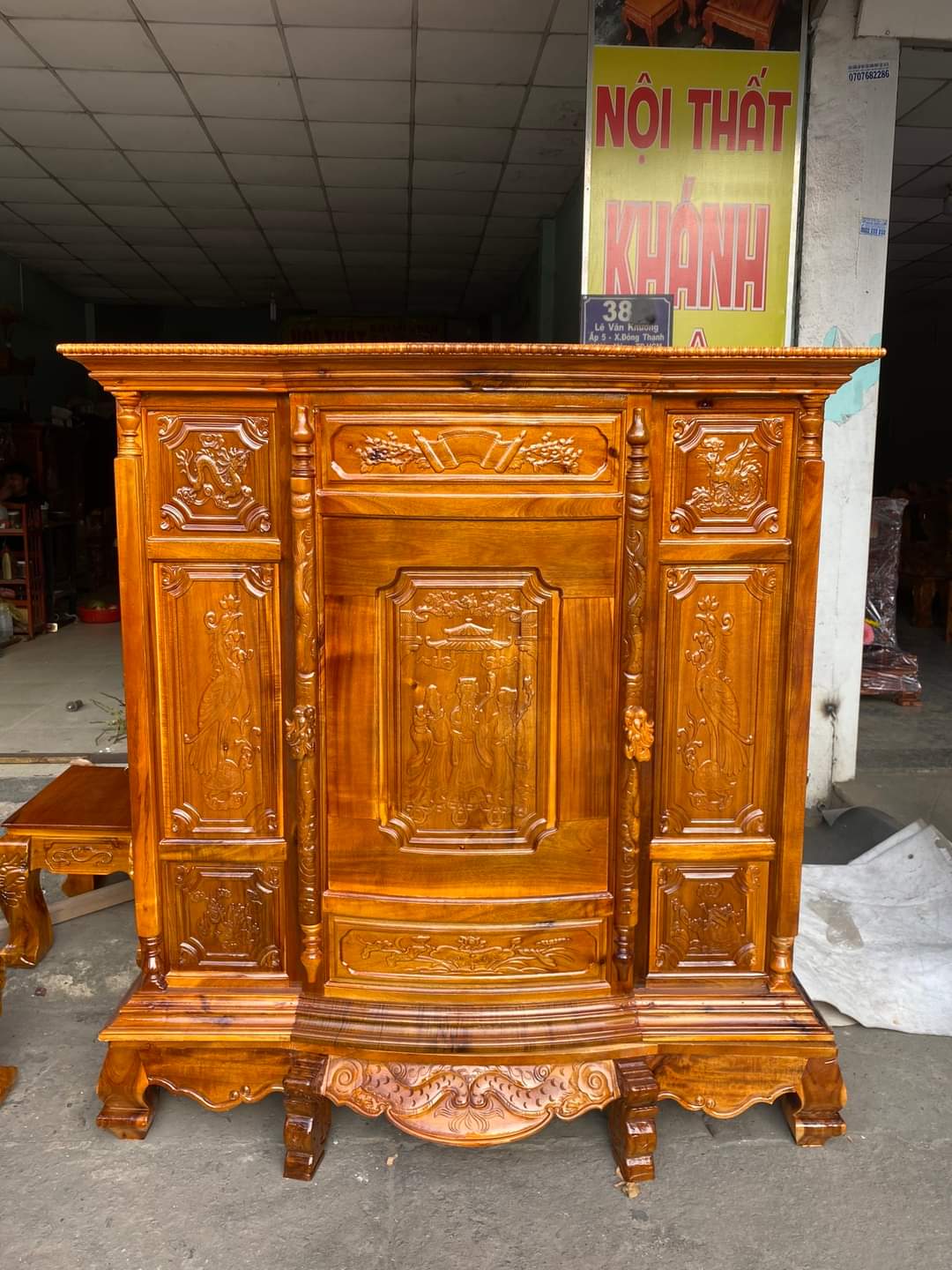 Tủ thờ bụng phệ gỗ tràm,tủ thờ gia tiên khảm trai ngang 1m07