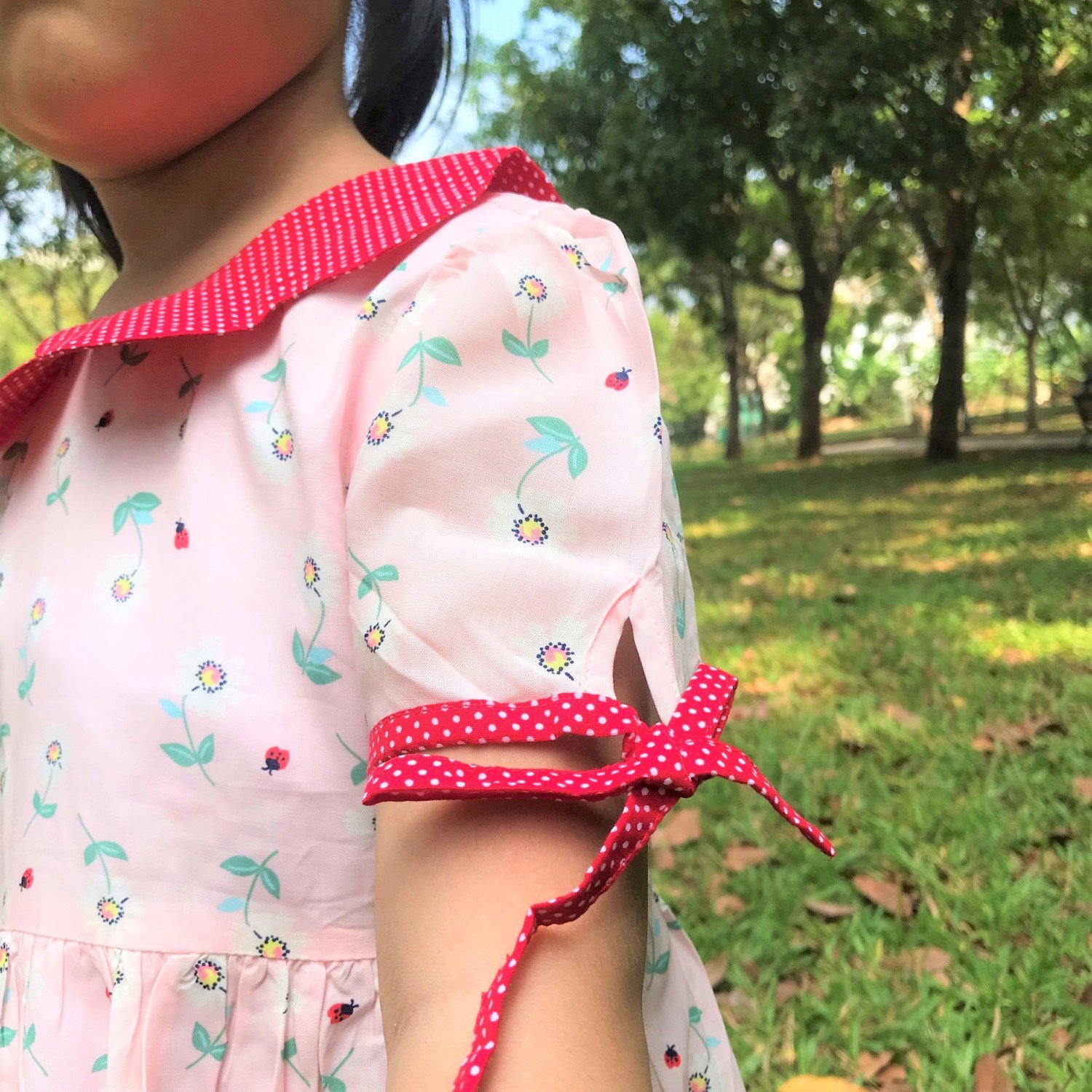 G00000106 Đầm lễ hội bé gái, tùng xòe, cổ sen màu đỏ điệu đà cho bé từ 2 tuổi