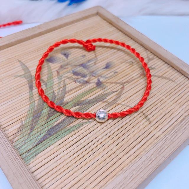Sợi chỉ đỏ may mắn