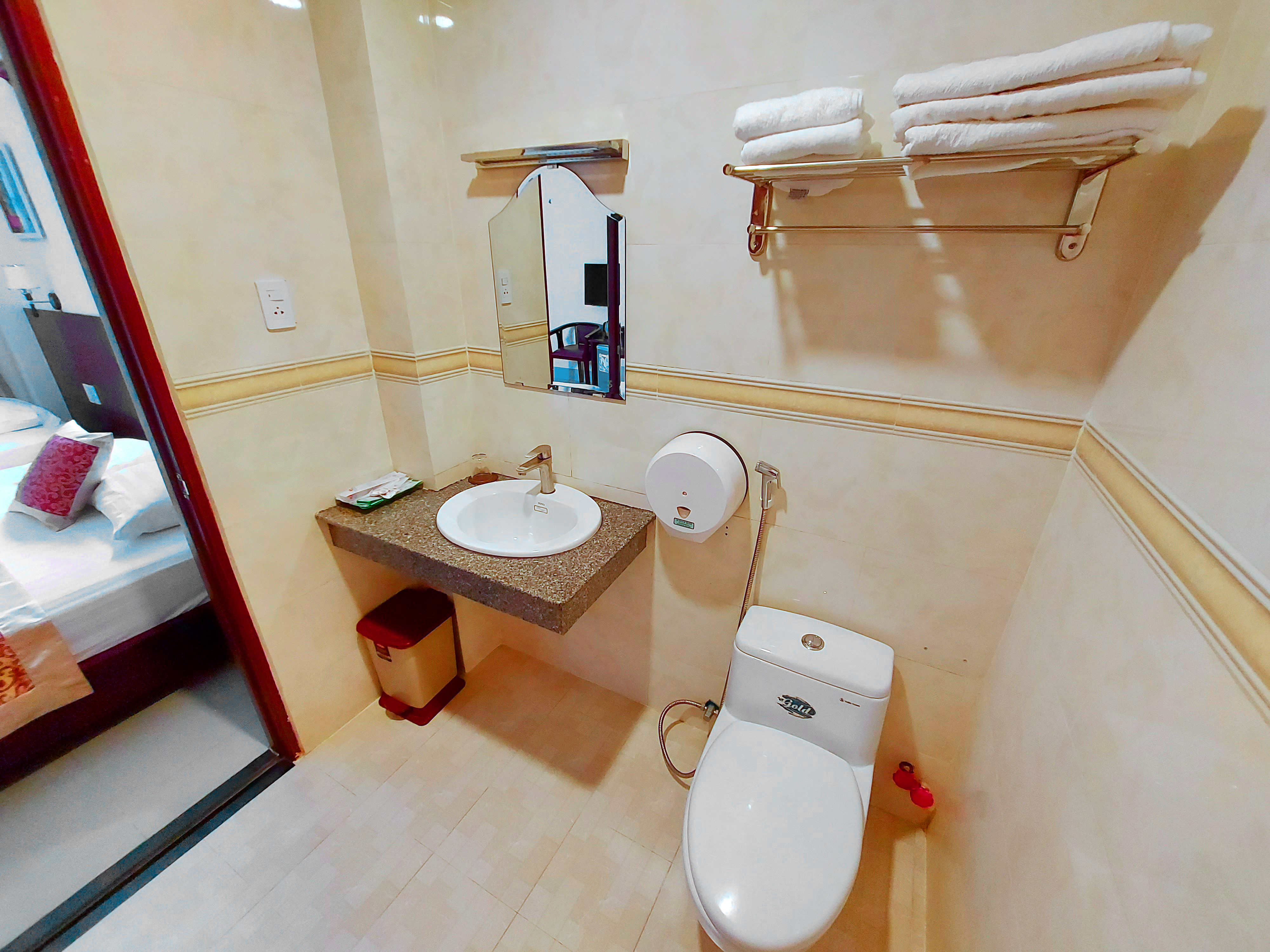 Victoria Phú Quốc Hotel 2*.  Khách Sạn Trung Tâm Dương Đông. Gần Biển. 