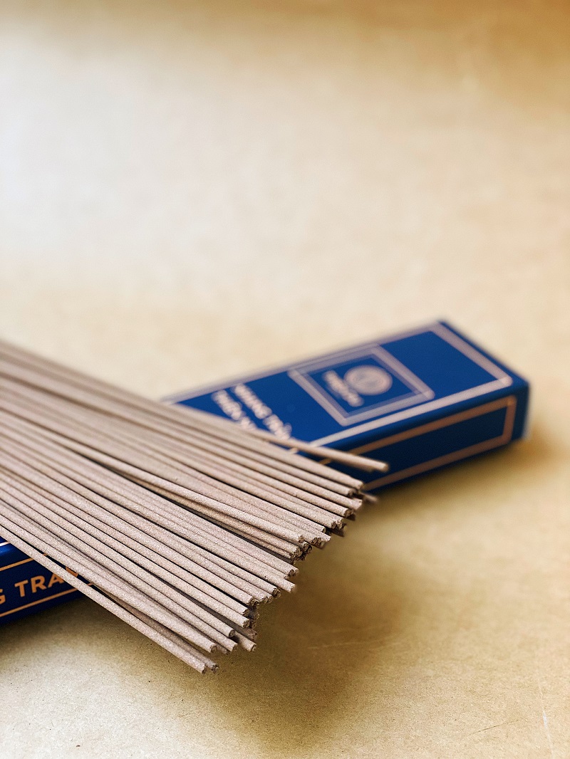 Nhang Trầm Hương Vi Sinh Organic – Agarwood Organic Incense Stick Hương Thơm Dịu Nhẹ, Ít Khói, An Toàn Cho Sức Khỏe