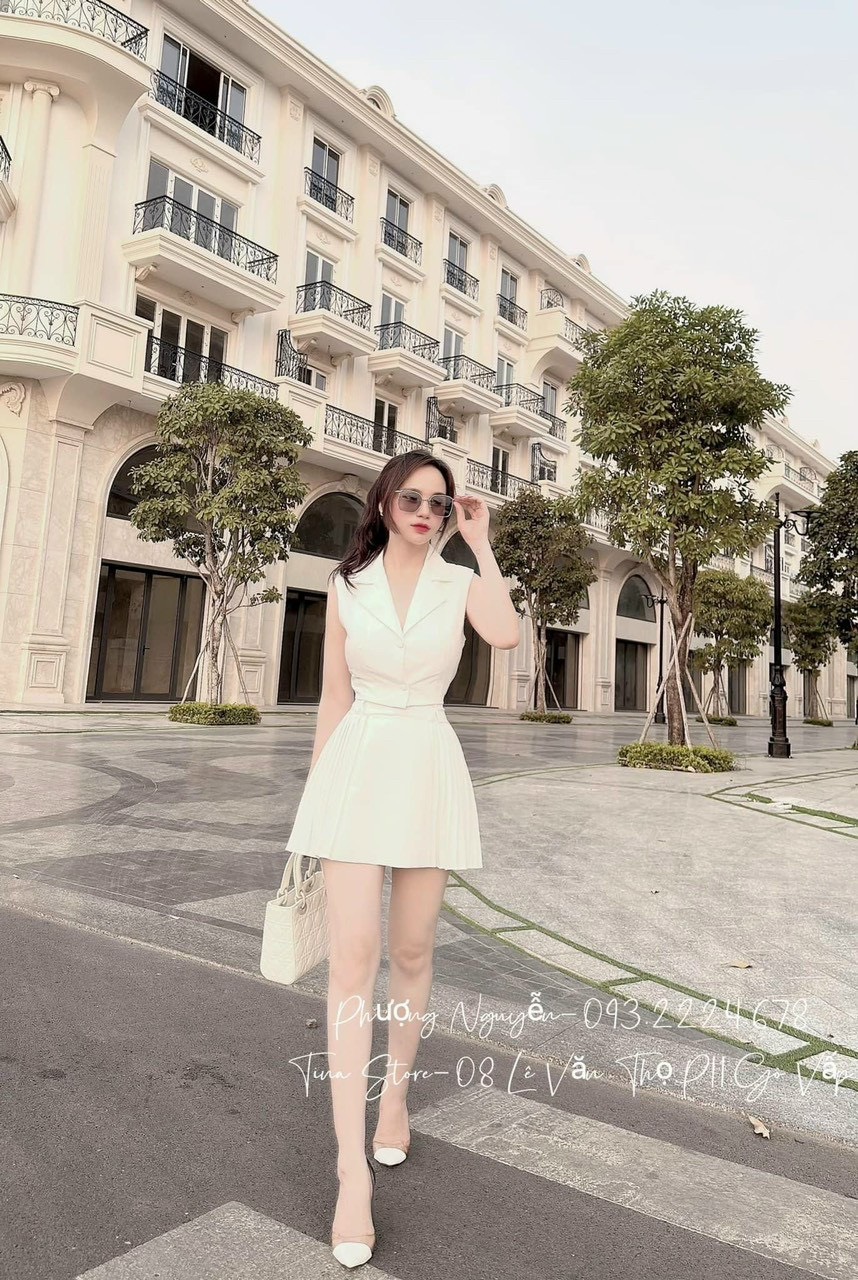 SÉT ÁO CỔ VEST CÀI NÚT KÈM CHÂN VÁY DẬP LY 2 BÊN MÀU Y HÌNH