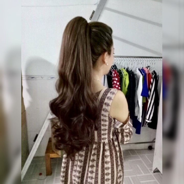 Tóc gải ngoặm xoăn dài siêu xinh. Cam kết y hình, chất tóc tơ cao cấp mềm mịn, chịu nhiệt tốt, có thể bấm, uốn, duỗi, gội thoải mái