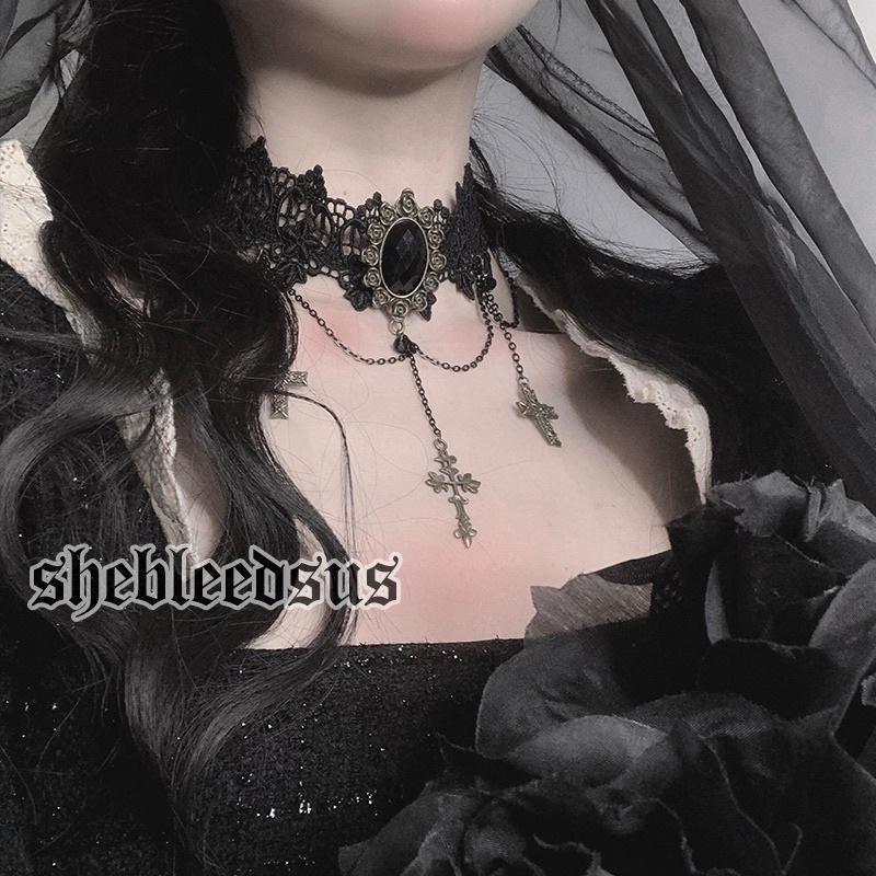 Choker hình thập giá ren đen cá tính - Vòng cổ cổ điển - Arora boutique